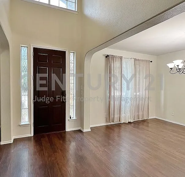 10213 Crawford Farms Dr — Photo 2