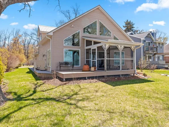4381 Anapaula Ln, Green Bay, WI 54311