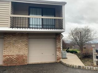 74 Overlook Dr #1816, Clinton, NJ 08809