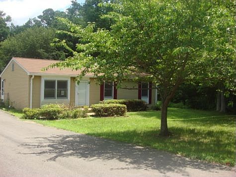 2nd image of 901 Kilarney Dr