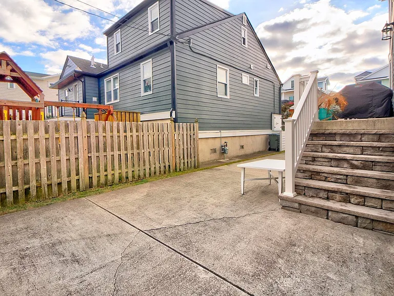 8510 Fulton Ave — Photo 25
