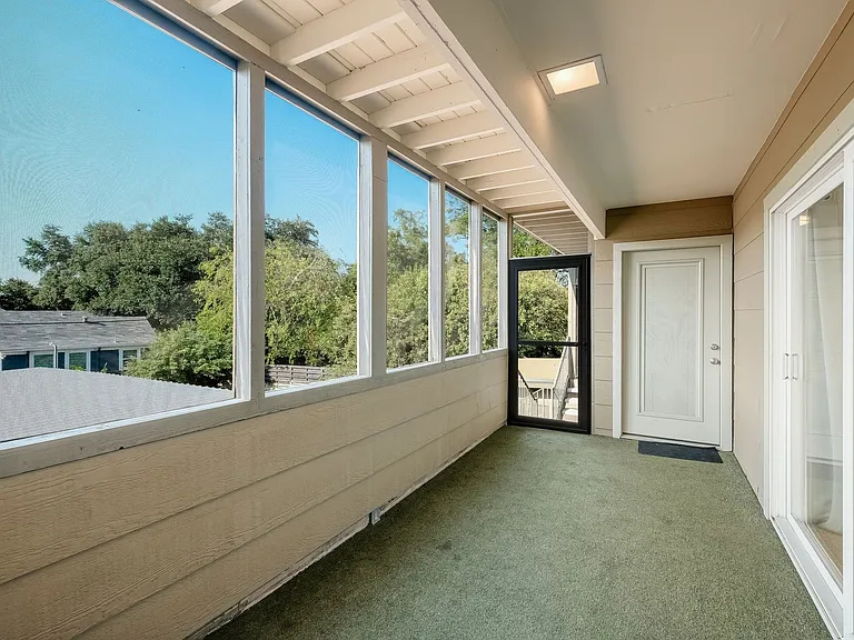 442 E Huisache Ave #D — Photo 13