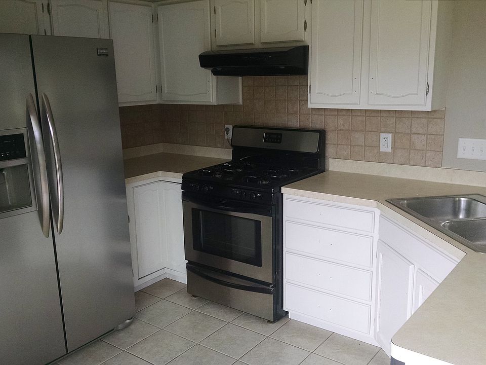 2nd image of 4 Cooper Dr