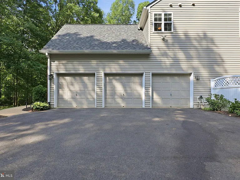 100 Spyglass Ln — Photo 45