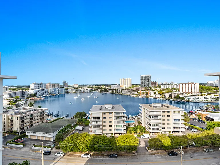 121 Golden Isles Dr #Penthouse 1 — Photo 11