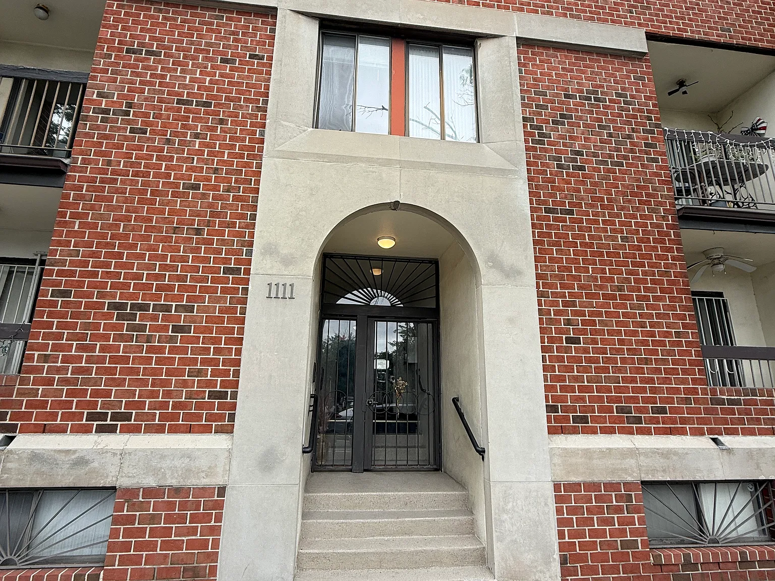 2 bed, 1000 sqft, $2,500 — Photo 2