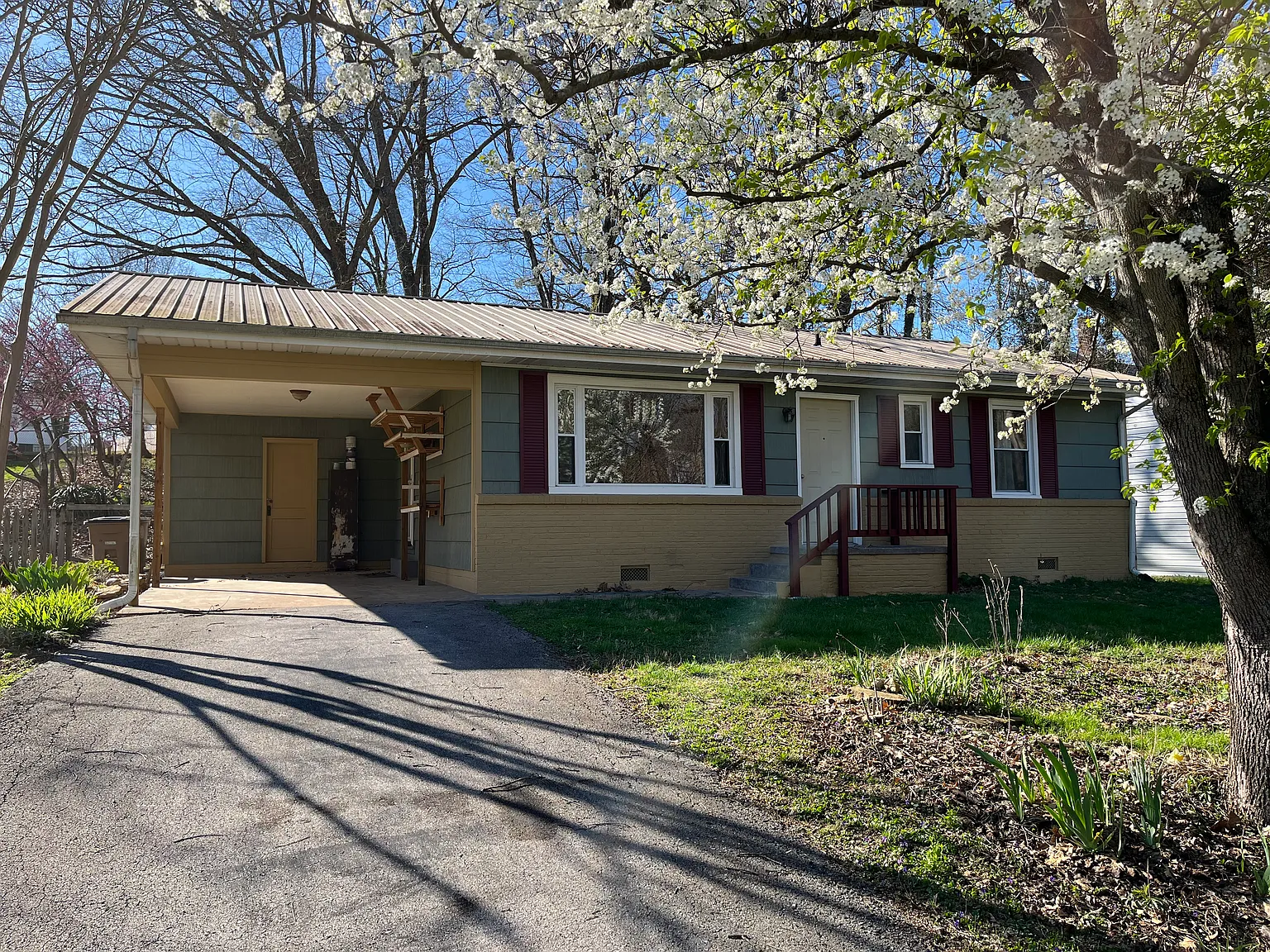 3 bed, 928 sqft, $1,725 — Photo 2