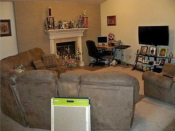 4th image of 1100 Westridge Ln