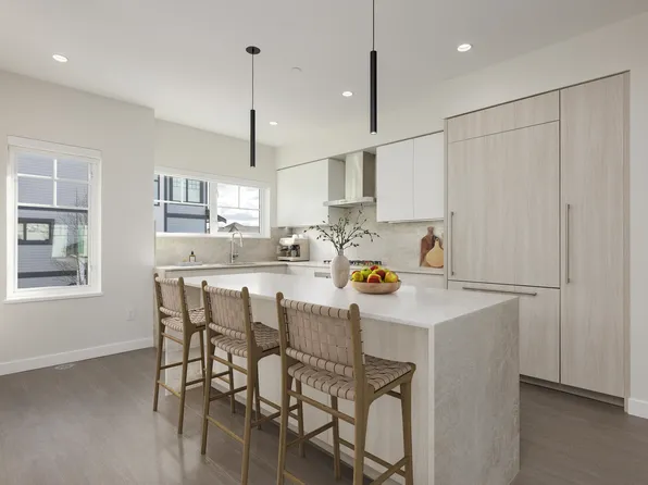 19451 Sutton Ave #100, Pitt Meadows, BC V3Y 0G6