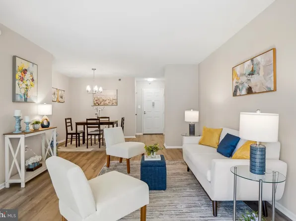 15100 Interlachen Dr #4-420, Silver Spring, MD 20906