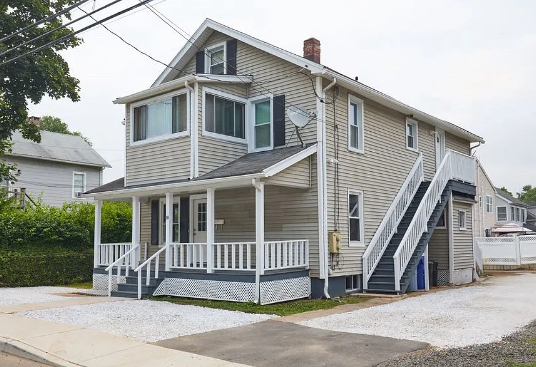 18 Plymouth Ave — Photo 1