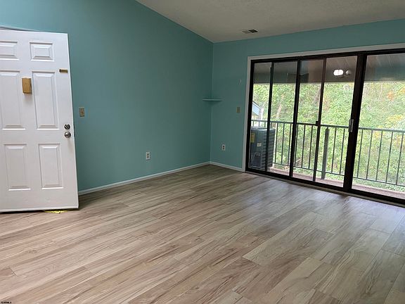 3rd image of 108 Federal Ct #108