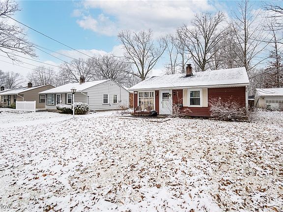 3rd image of 360 Erskine Ave