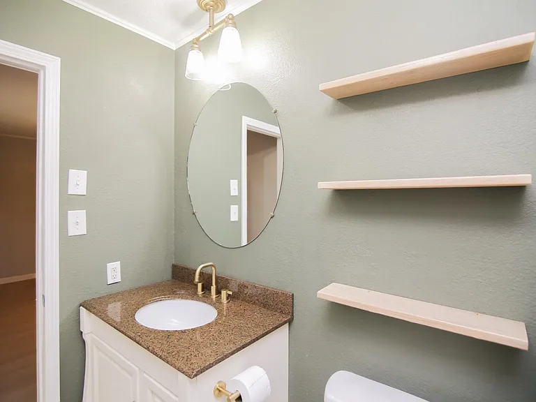 413 Woodway Ln — Photo 17