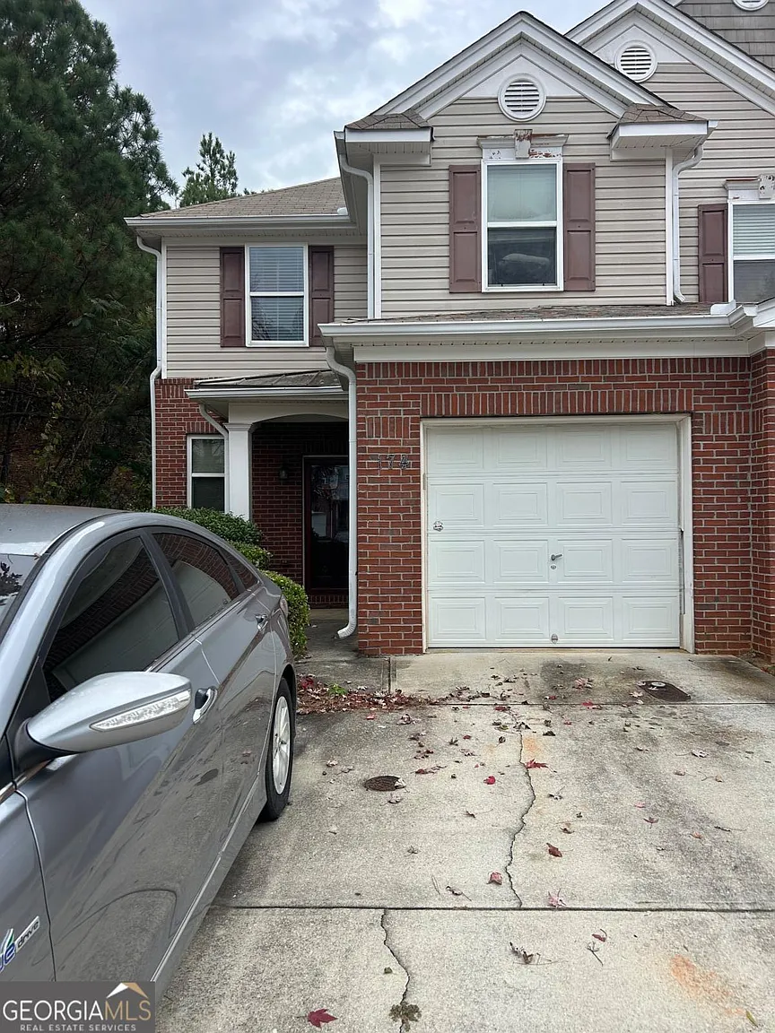 174 Ellis Dr photo 1