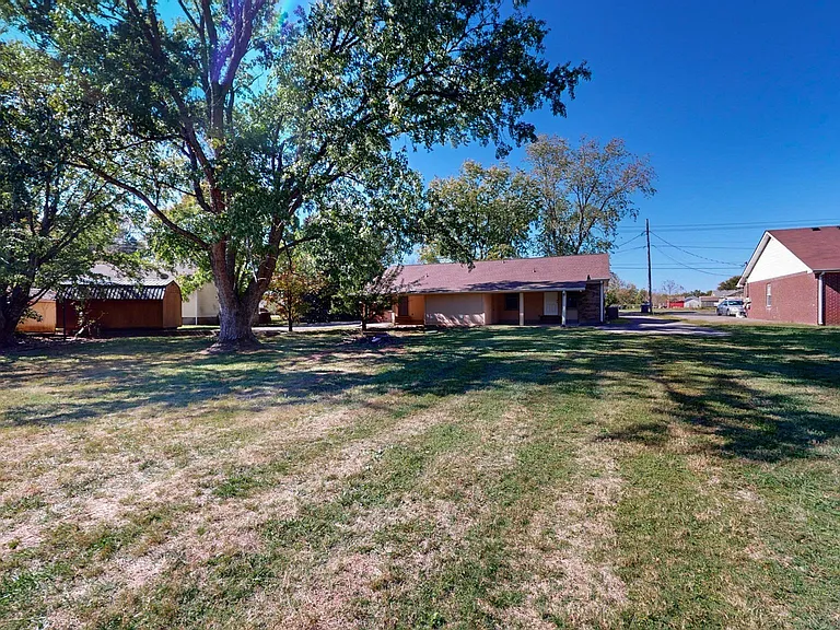 8614 Burleson Ln — Photo 36