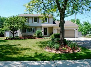 62 Driftwood Dr, Grand Island, NY 14072