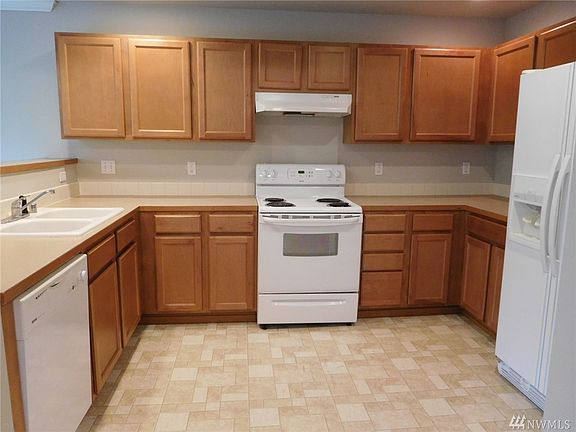 3rd image of 7648 Berkeley Pl NE
