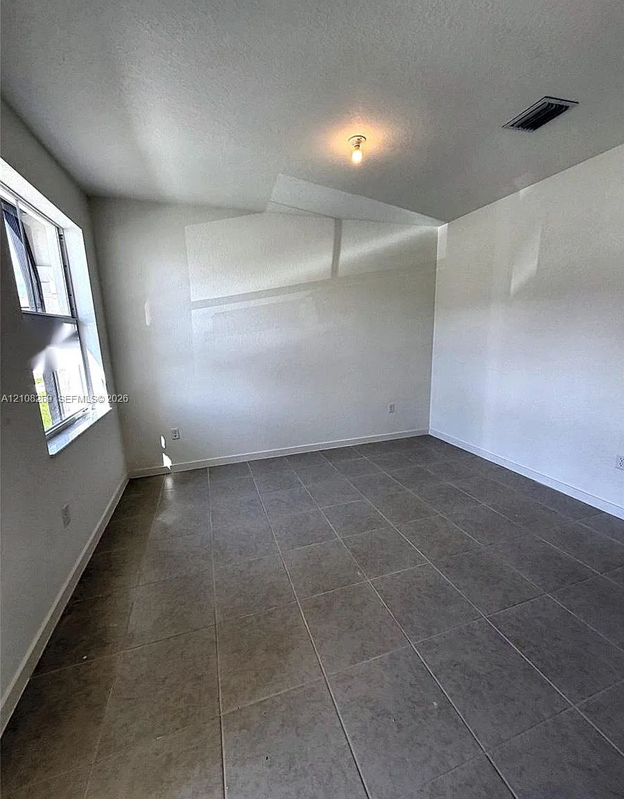 3 bed, 2.5 bath, $2,550 — Photo 4
