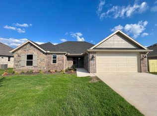 902 Sugar Pine St, Springdale, AR 72762