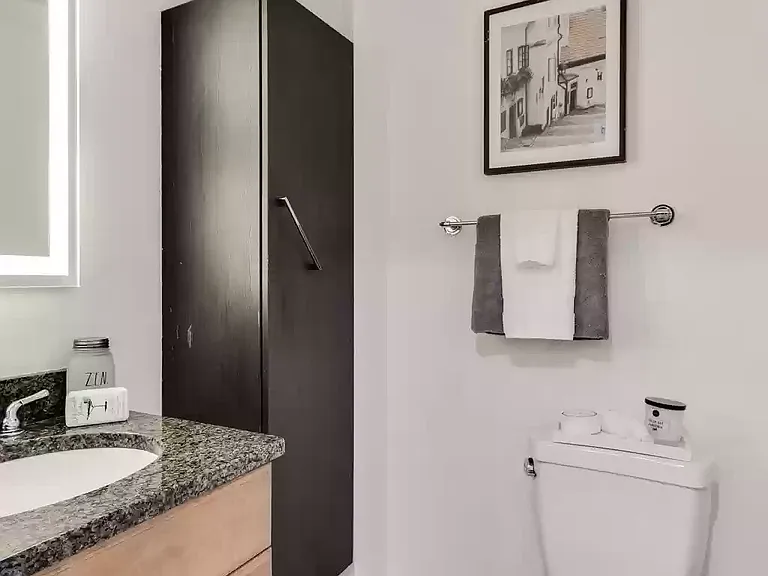 1629 L St NE — Photo 3