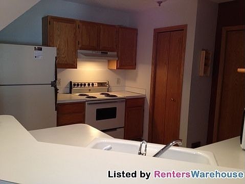 3rd image of 9925 Russell Ave N APT 8