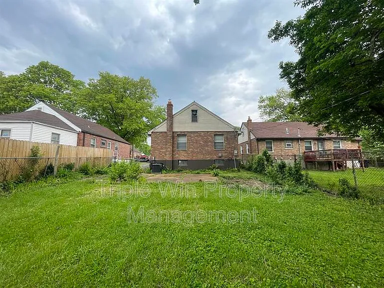 6918 Etzel Ave — Photo 5