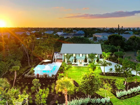 1139 Seagrape Ln, Sanibel, FL 33957