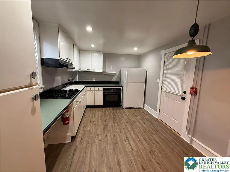 116 S 6th St — Photo 9