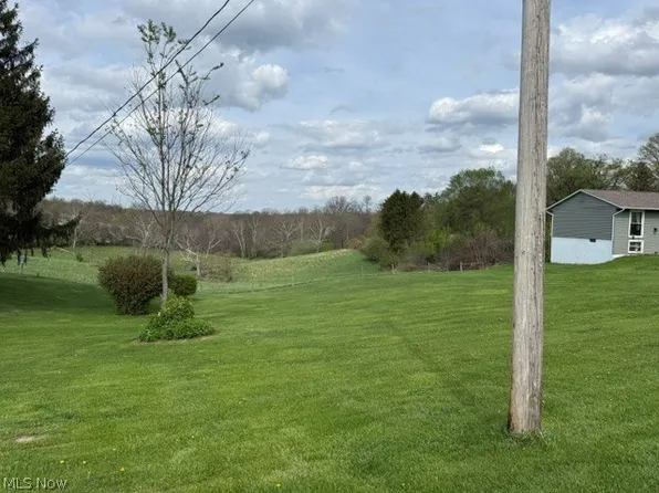 7929 Ridge Rd, Zanesville, OH 43701