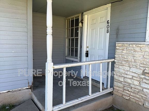 4th image of 608 Greenlawn Blvd