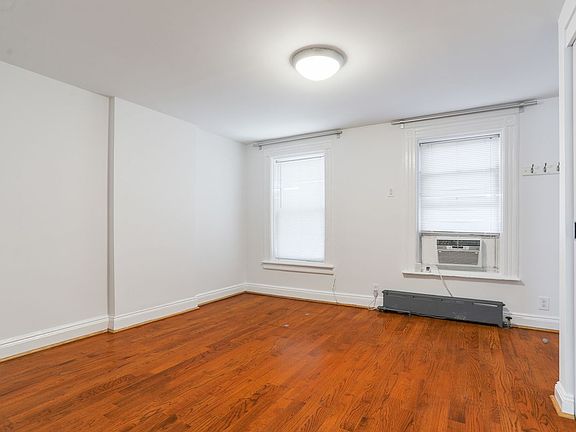 3rd image of 3604 36th Ave #1