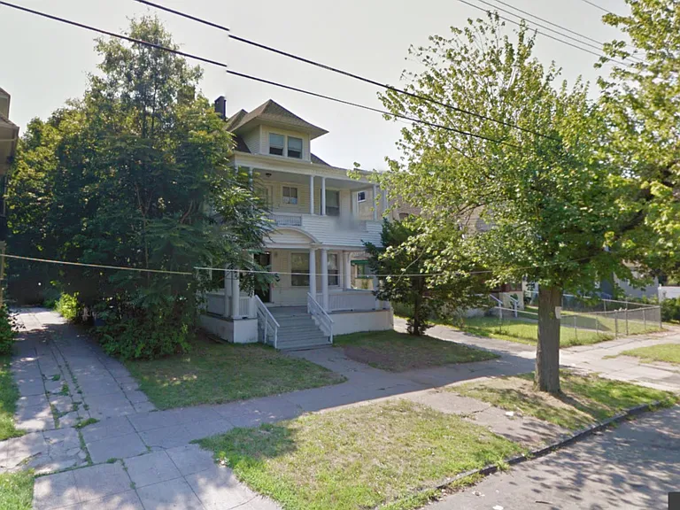 83 Norton St — Photo 1