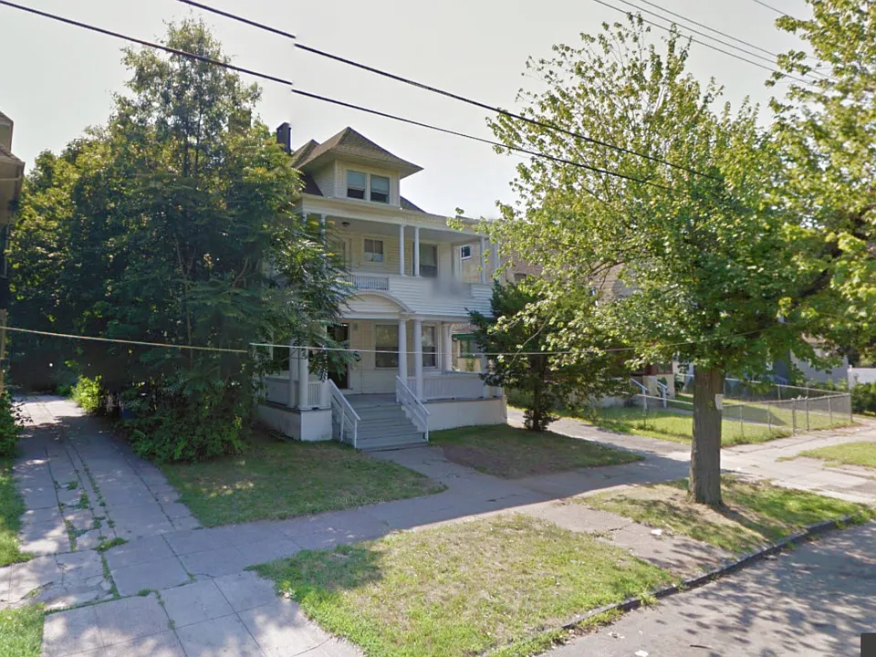 83 Norton St