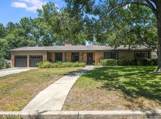 817 Morningside Dr, Terrell Hills, TX 78209