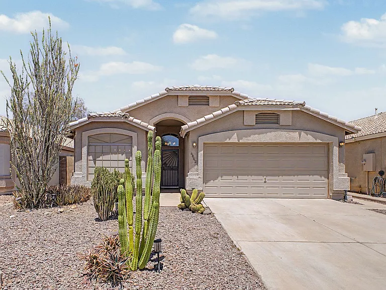 6602 W Desert Hollow Dr — Photo 2