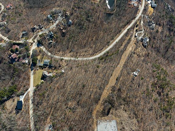 2nd image of 1321 Altamont Rd