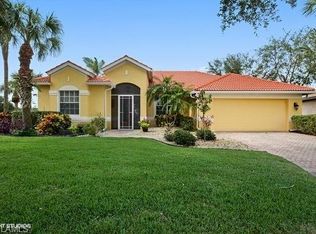 12581 Lake Run Dr, Fort Myers, FL 33913