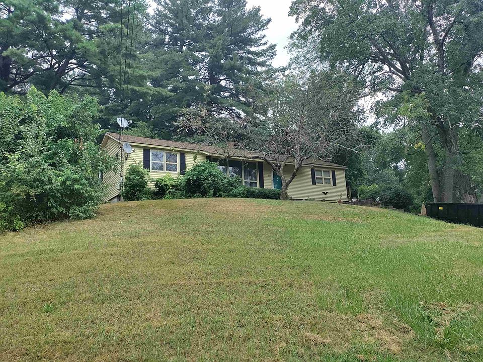 2nd image of 75 Webster St