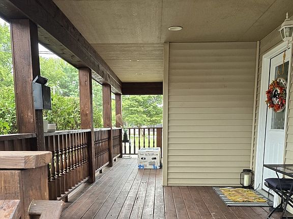 5th image of 112 E Main St