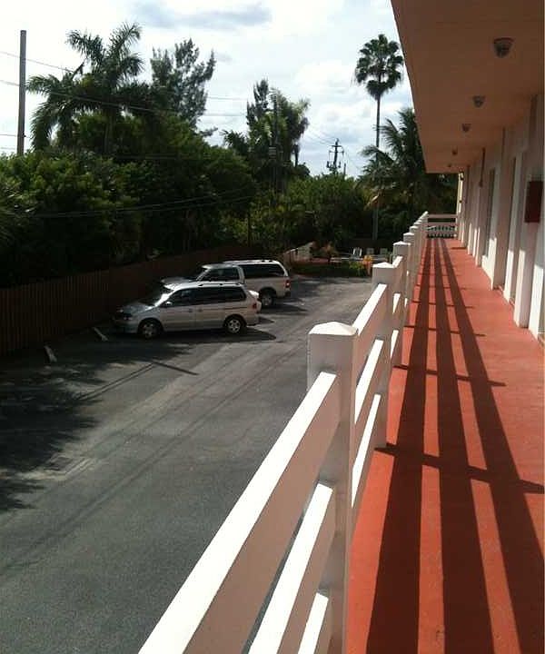 1st image of 1600 NE 114th St APT 207