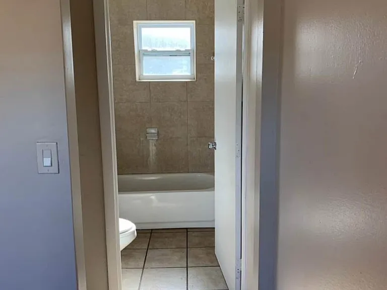 2122 NW 7th Ct #1 — Photo 10