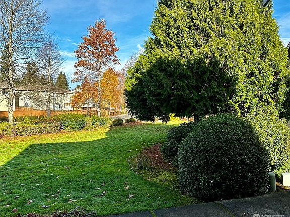 3rd image of 706 SE 29th