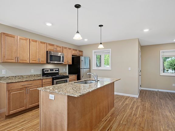 4th image of 2029 1st Ave N APT B