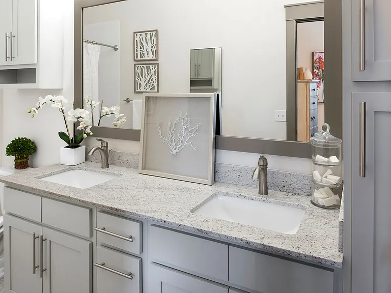 Varela Westshore Apartments — Photo 25