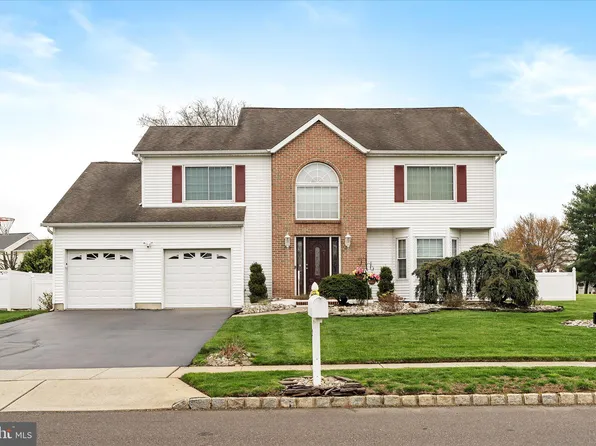 2 Erica Lynne Way, Hamilton, NJ 08690