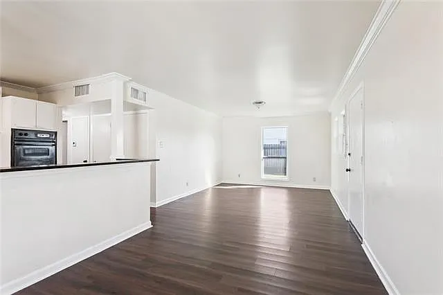 2123 Browning Ln — Photo 3