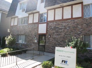 2515 N Oakland Ave, Milwaukee, WI 53211