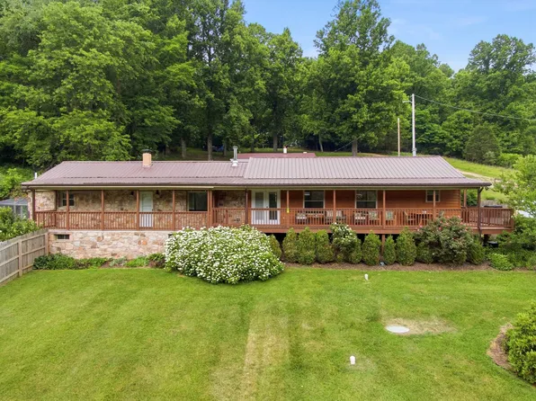 116 Blackhaw Ln, Pembroke, VA 24136