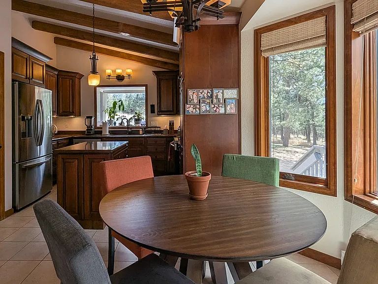 842 Lakeshore Dr — Photo 10